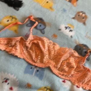 Lace Underwire Bra in Coral Peach